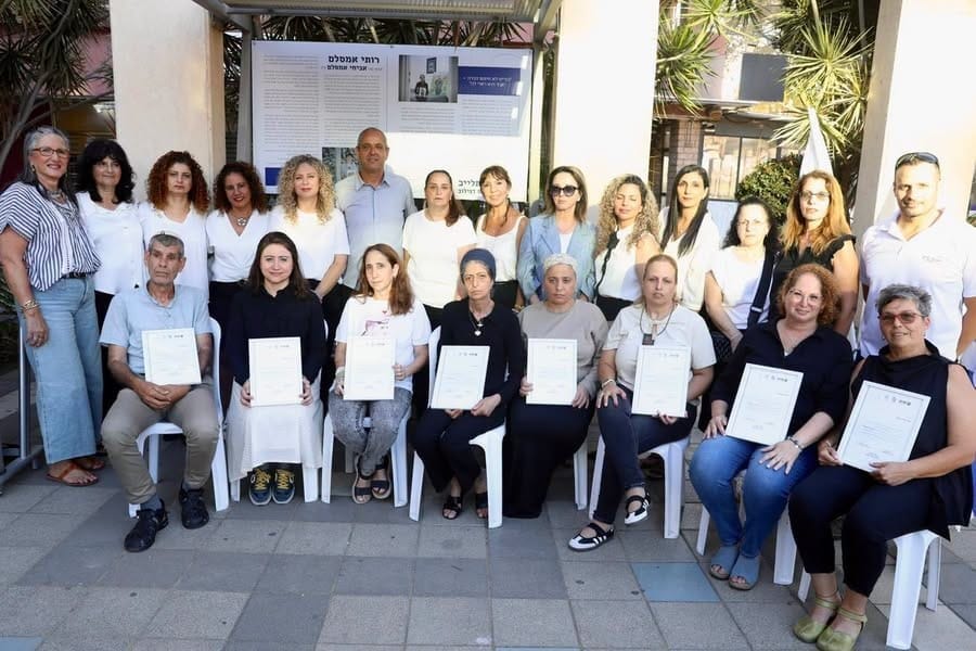 תערוכת "אמהות – לביאות" נפתחה בפיאצה בחדרה