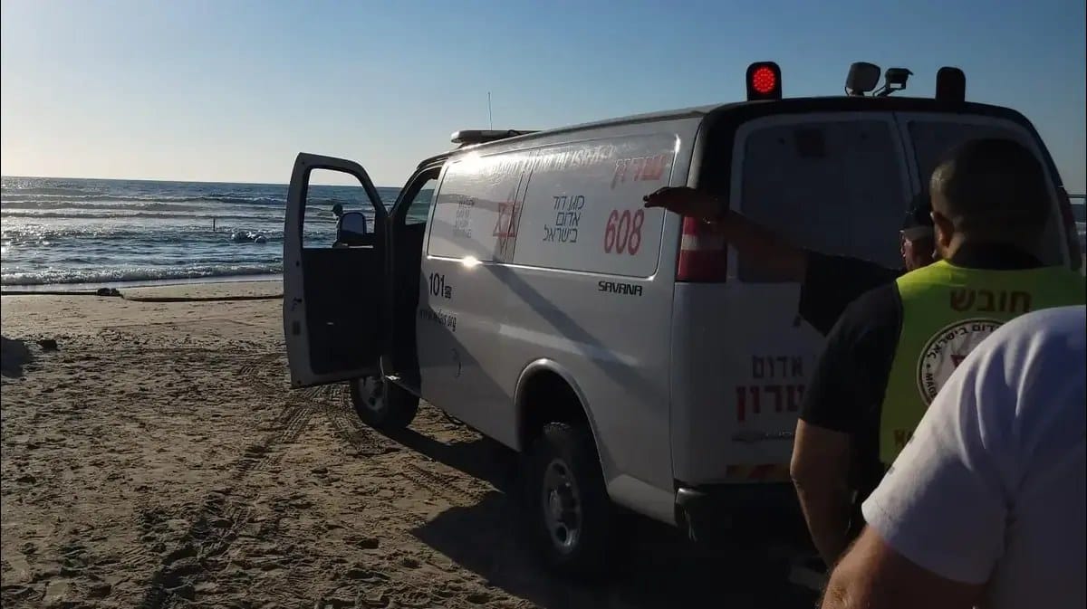 נקבע מותו של גבר שטבע בחוף הדייגים בחדרה