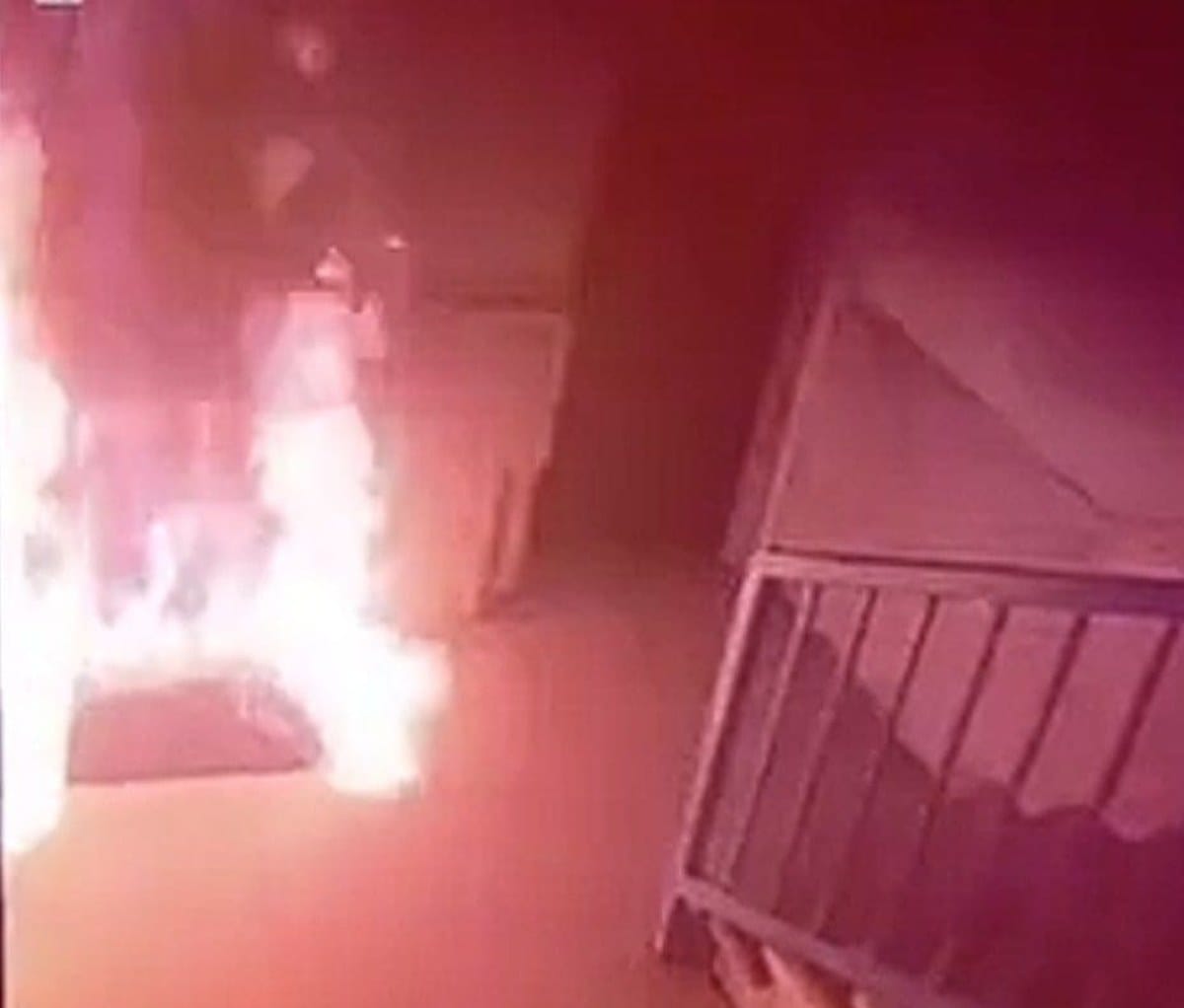 שלוש הצתות בארבעה חודשים בכניסה לבניין ברחוב שיזף בחדרה
