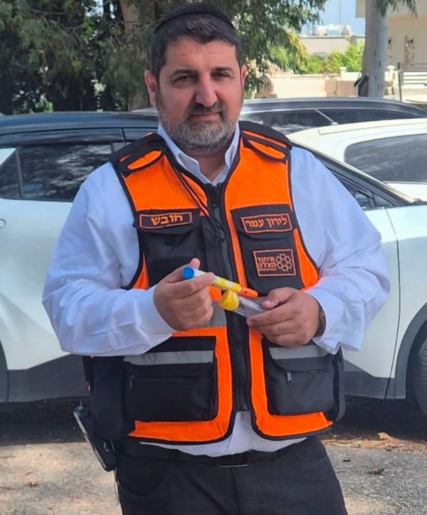 לירון עמר, חובש וחבר מועצה, הציל אישה מתגובה אלרגית קטלנית