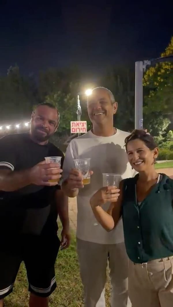 ראש עיריית חדרה ביקר באירוע לייב מיוזיק בשכונת דניה