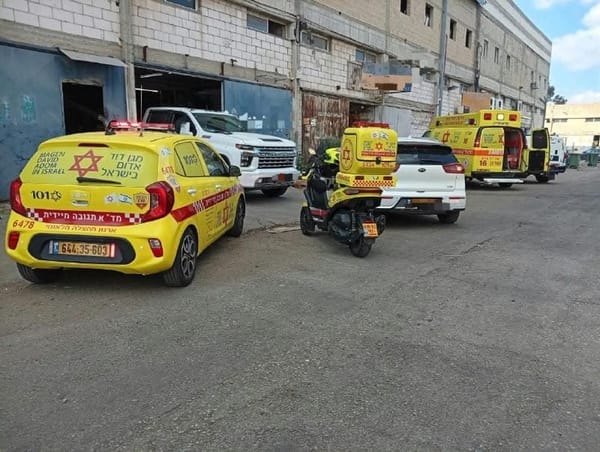 גבר כבן 22 נפל מגובה בעת בניית סוכה באזור התעשייה בחדרה